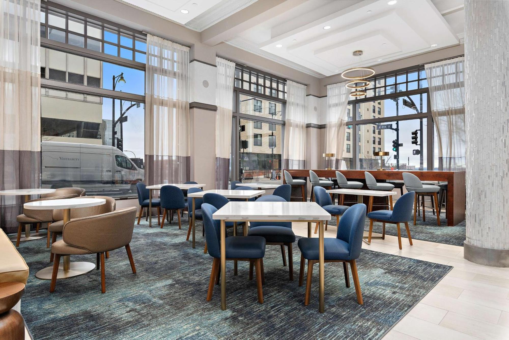 Hotel Hampton Kansas - Downtown Financial District