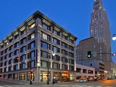 Hampton Kansas - Downtown Financial District Hotel 3*