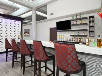 Hampton Kansas - Downtown Financial District Hotel