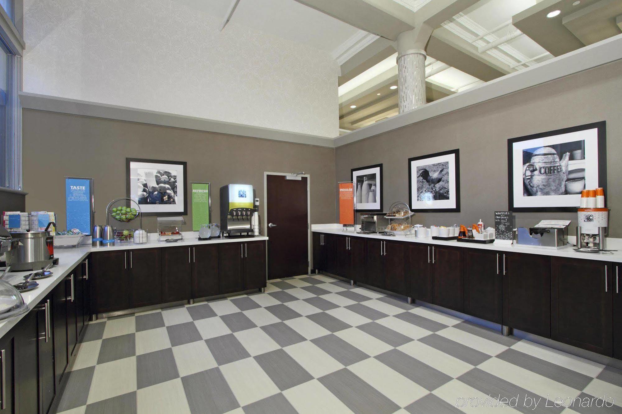 Hampton Kansas - Downtown Financial District Hotel