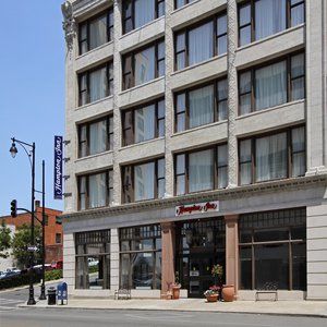 Hampton Kansas - Downtown Financial District Hotel 3*